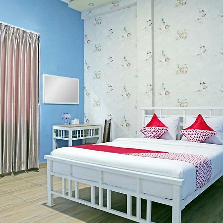 Oyo 1386 Hotel Grand Gabelo Букитинги Екстериор снимка